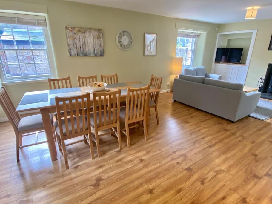 Carberry Charming 3/4 Bedroom Semi-Detached Cottage. מראה חיצוני תמונה